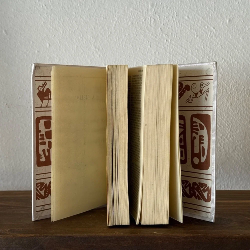 Vintage‎ La Biblia Latinoamérica Edición Pastoral 2005 White Pearl Hardcover